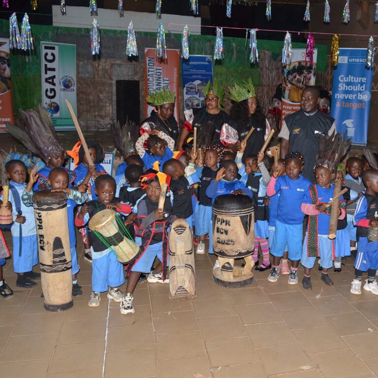 Bien-être psychosocial des enfants à Dschang: la touche de l’association humanitaire G. Amos Take Care International.
