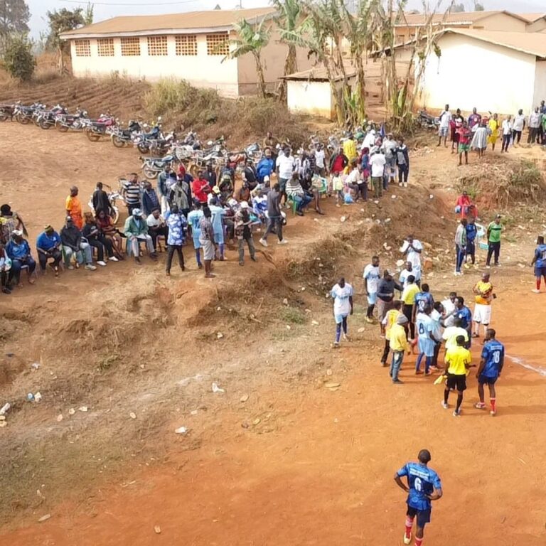 Ferveur communautaire : zoom sur le championnat de football vétéran Foto